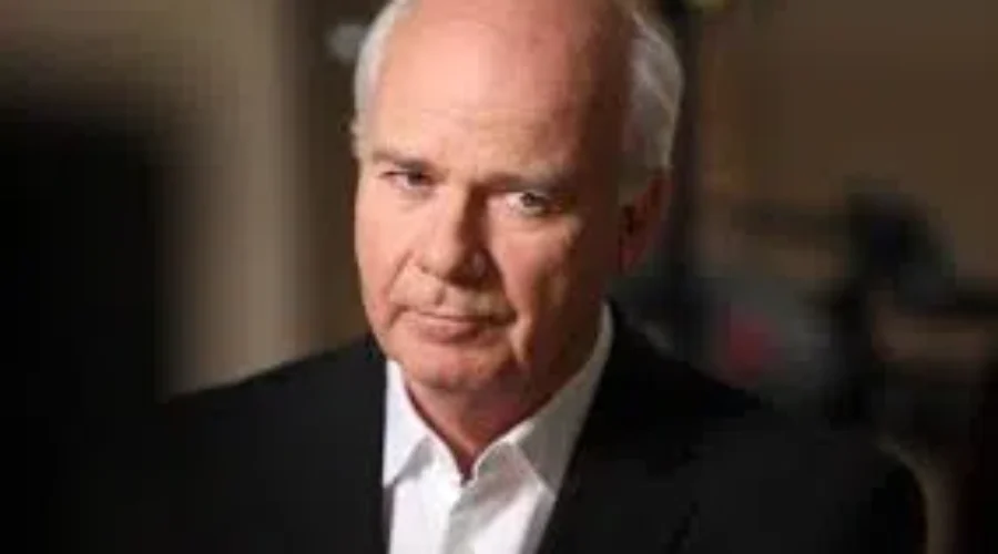 Peter Mansbridge Donates Time To Habitat For Humanity