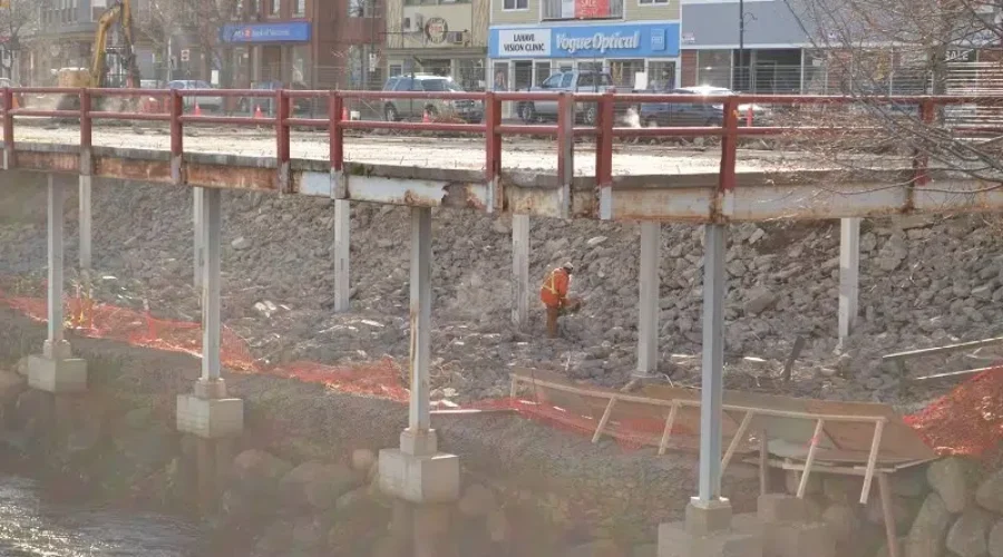 Bridgewater: Dexter Using 150 Tonne Crane To Remove South Parkade