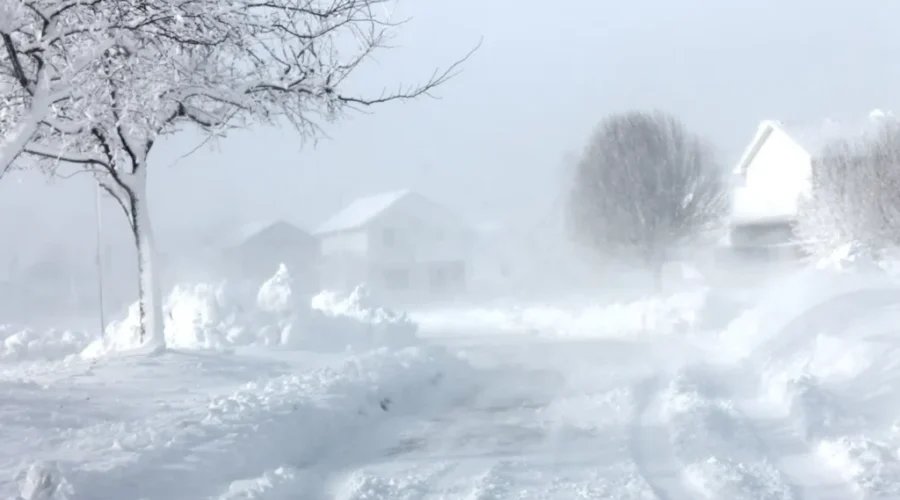 A Blast Of Wintry Weather Hammers The South Shore