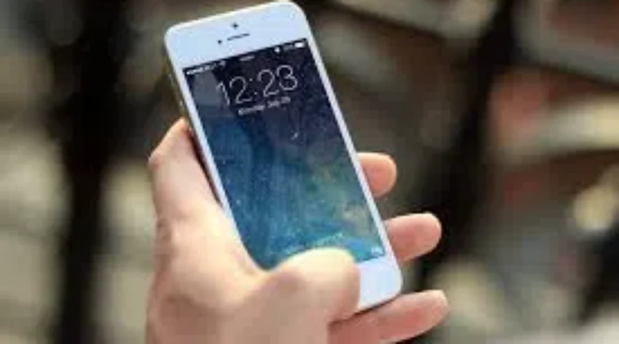 School Board To Educate Kids On Living In The Digital Age
