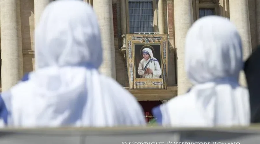 Mother Teresa Officially Canonized As A Saint