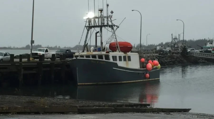 ‘Tide N Knots’ Fishing Vessel Back In Port At Yarmouth Harbour