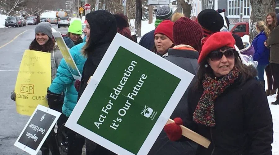 Bill Imposing Contract on Teachers Becomes Law
