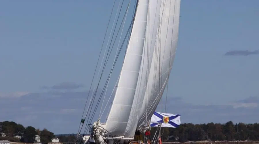 Four People Safe After Lunenburg Vessel Sinks Off Halifax Coast
