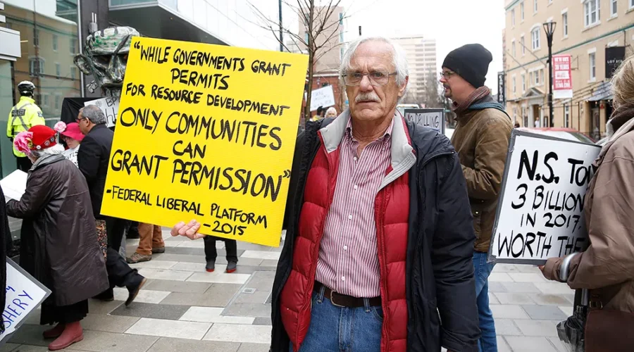 Advocates Against Offshore Drilling Protest At Liberal National Convention
