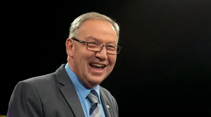 CFL Alumni Association Taps Former Premier For New Medical Cannabis Advisory Board