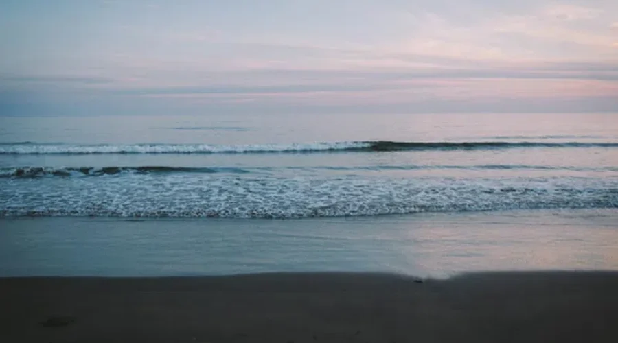 Bacteria Levels Still High At Two Popular Beaches
