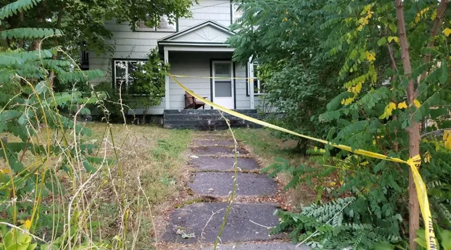 Four People Displaced After Early Morning Apartment Building Fire