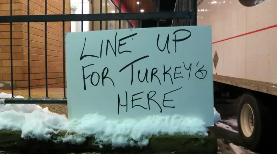 Community Volunteers Providing Christmas Dinners Looking For Help