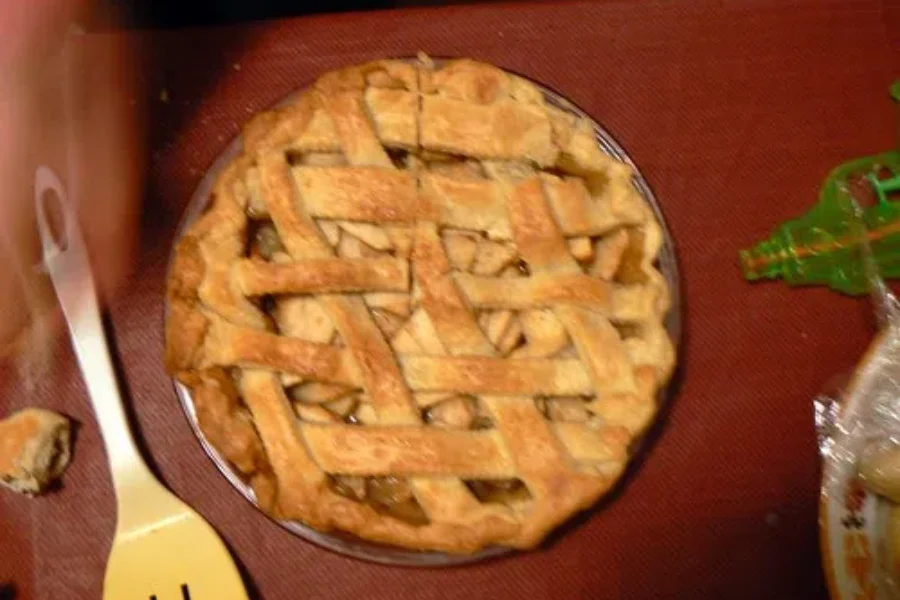 Cheese On Pie – No, Not Pizza Pie, But Apple!