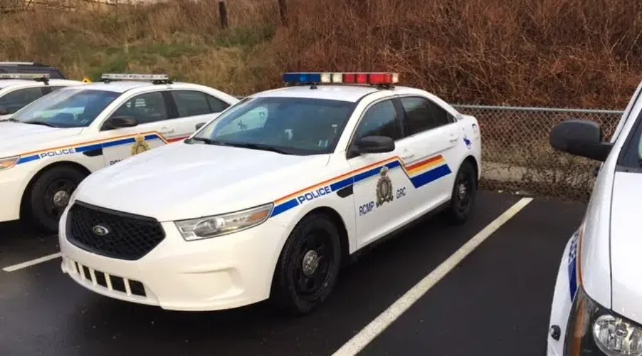 Suspects Fight Yarmouth Mountie In Middle Of Highway