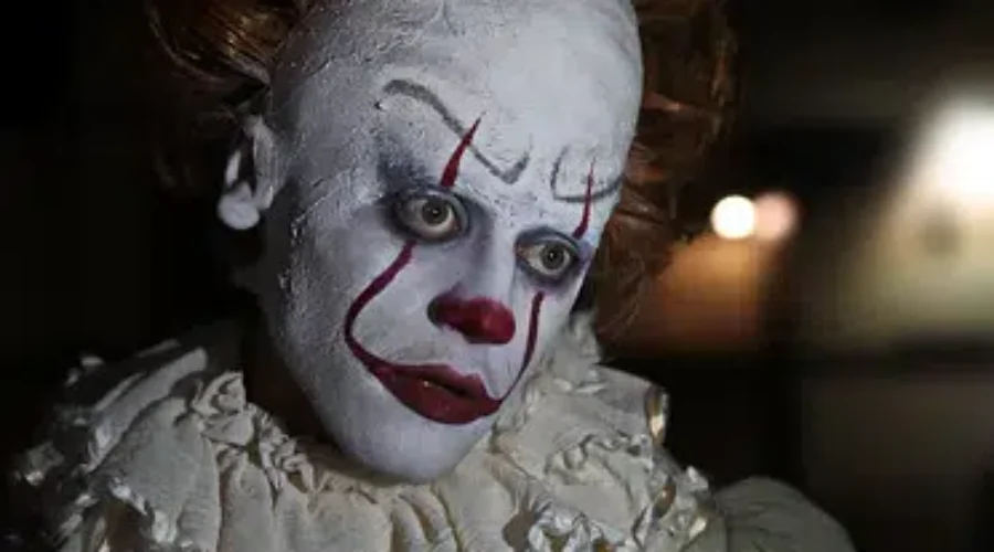 Do Not Watch Scary Movies With Me!