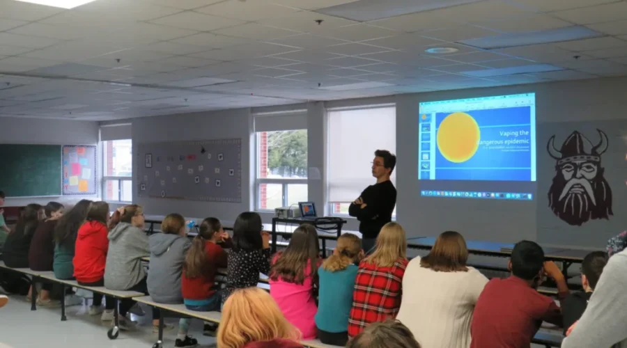 Bridgewater Jr. High Students Learn About The Dangers Of Vaping