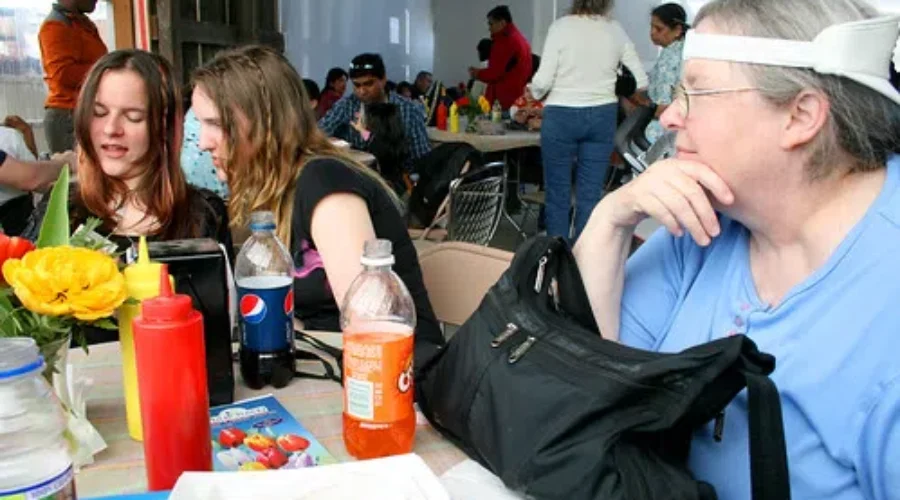 Choosing Between Love Or Daughters and Grandkids?