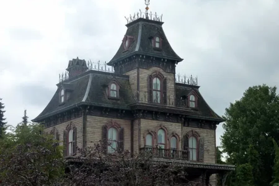 Mike’s Scary Movie Survival Guide