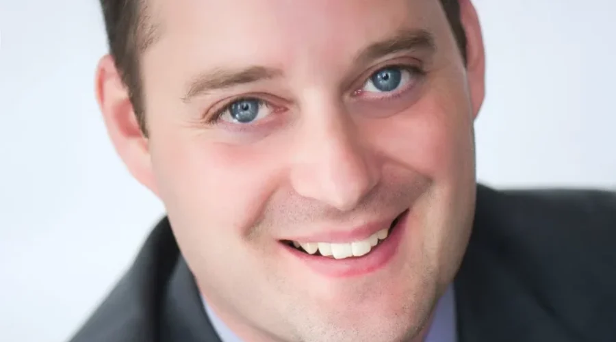 Delorey Exits Cabinet Before Likely Leadership Bid