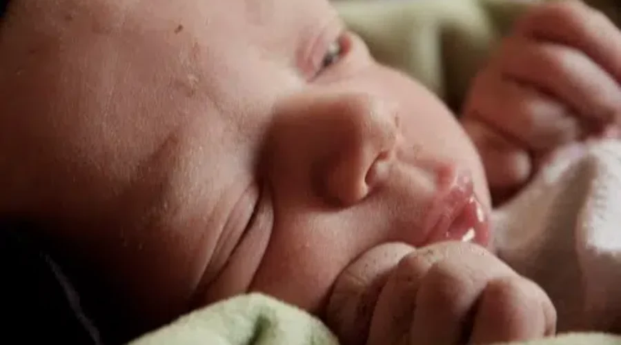 Gas Bar Staff Help Deliver Newborn Baby in Chester