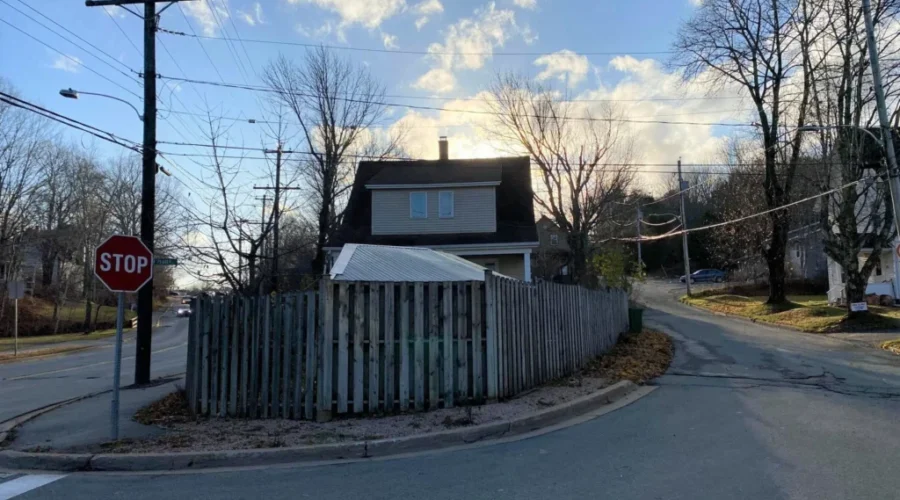 Pearl Street Residents Voice Concerns Over New Cohousing Development