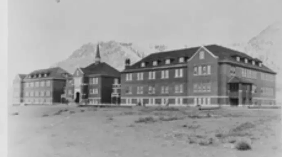 Flags lowered to remember 215 children found in Kamloops