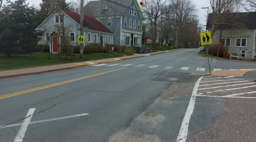 Mahone Bay Installing New Three-Way Stop