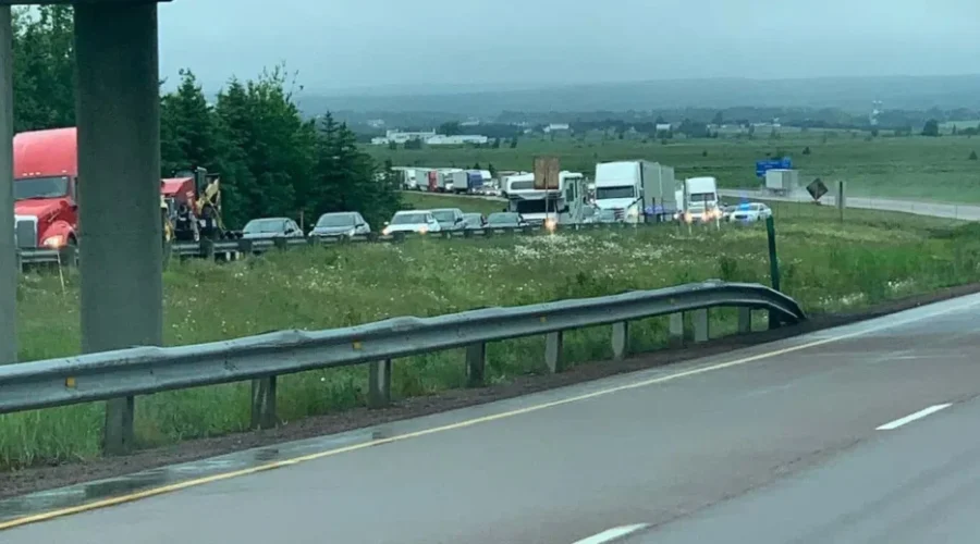 Rankin holds ground on restrictions, Houston blames border blockade on flip-flopping