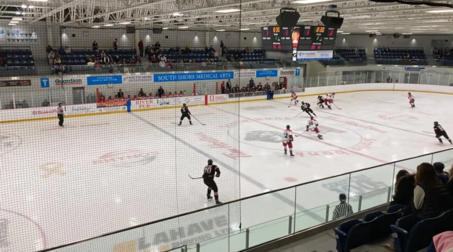 Lumberjacks Go 1-1 In Weekend Games