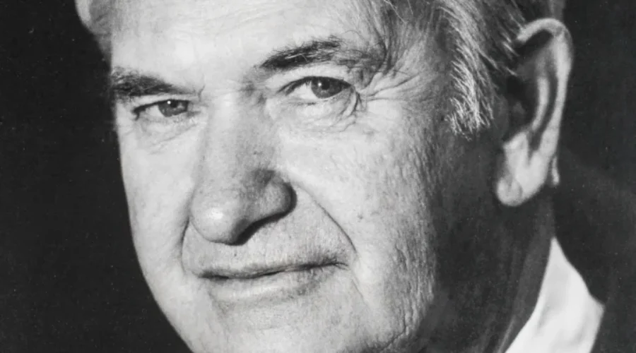 Former Premier Roger Bacon Dead at 95