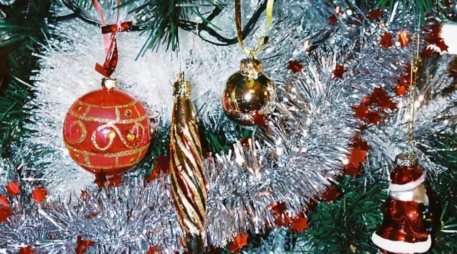 Christmas Decorations I Don’t Miss