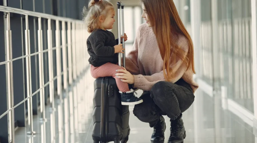 Rising threat of Omicron could impact holiday travel plans