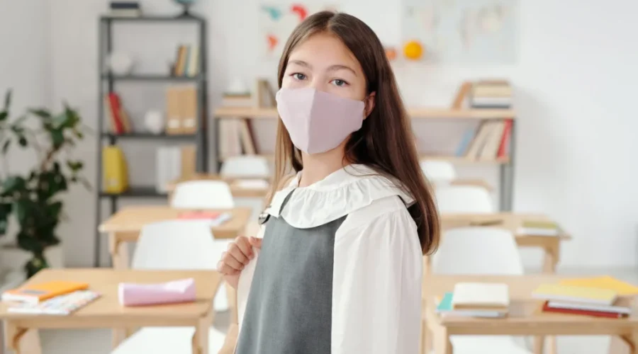 Doctors’ group wants kids to keep wearing masks in class