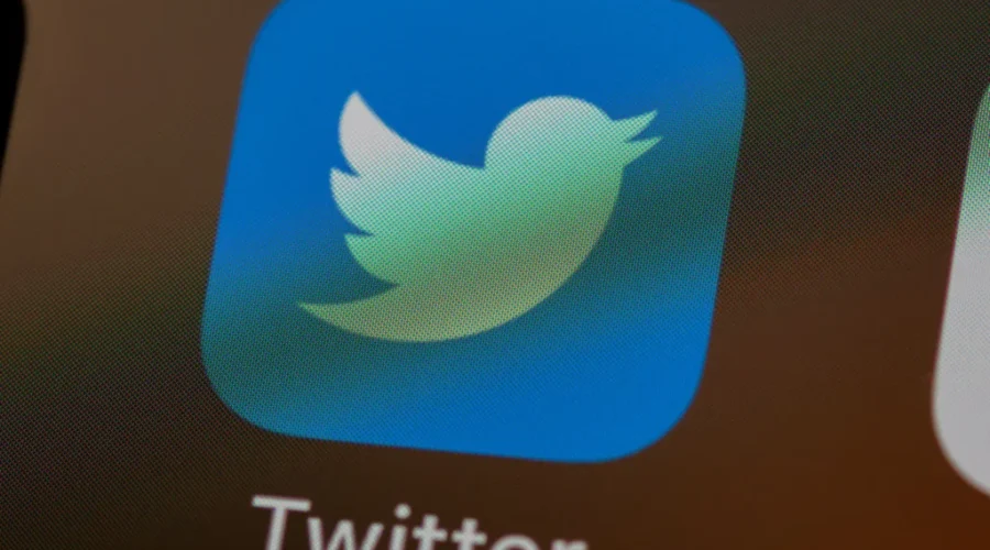 Twitter Seriously Considering Sale to Elon Musk