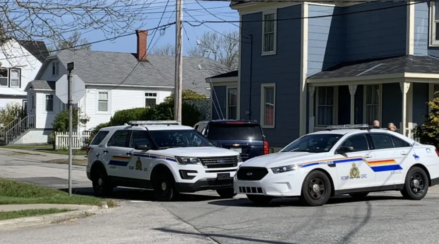 Province restricts ownership of police uniforms, equipment, vehicles