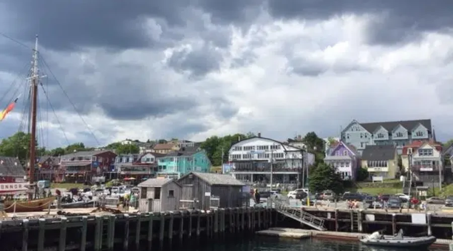 Lunenburg port of entry remains closed
