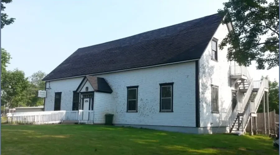 Lunenburg looks to sell Old New Town School