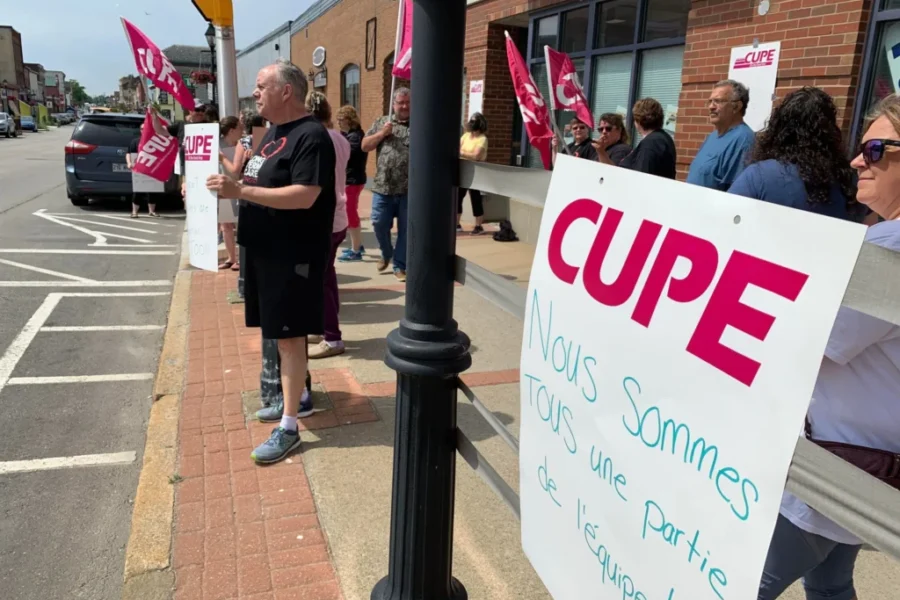 CUPE Members Rally For Long-Term Care Support Workers