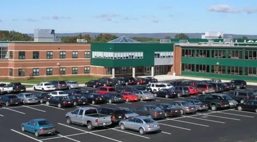 Central Kings locked down after student was threatened with handgun