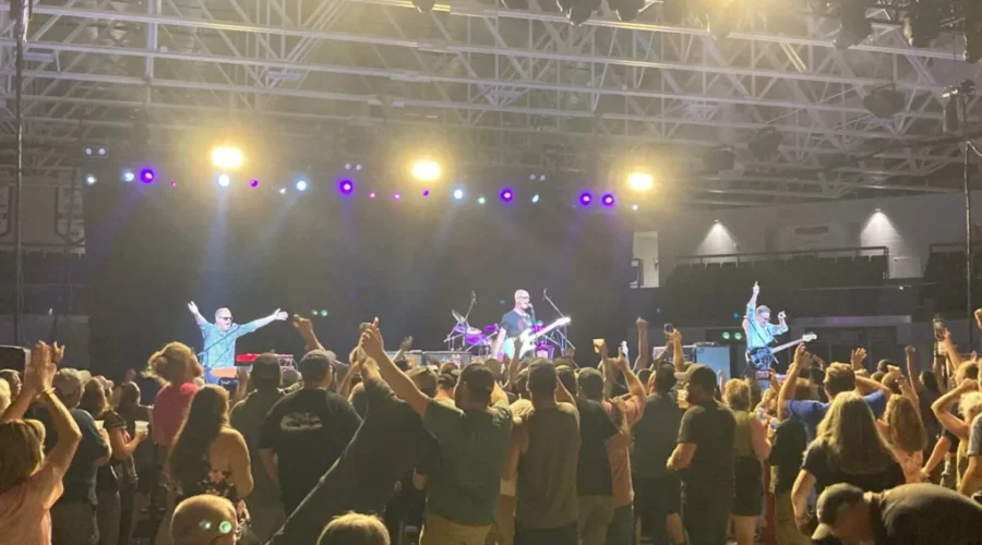 Kim Mitchell concert indicates a return to normal at LCLC