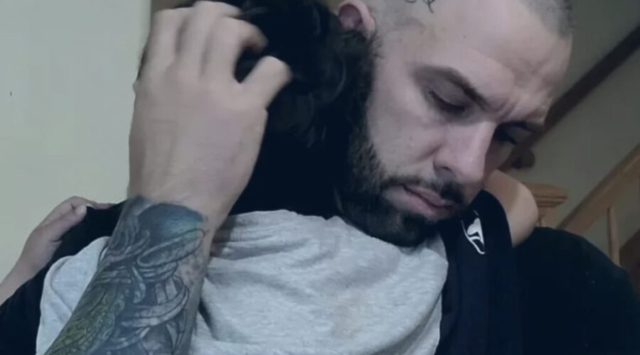 Eminem pays tribute to Dartmouth battle rapper