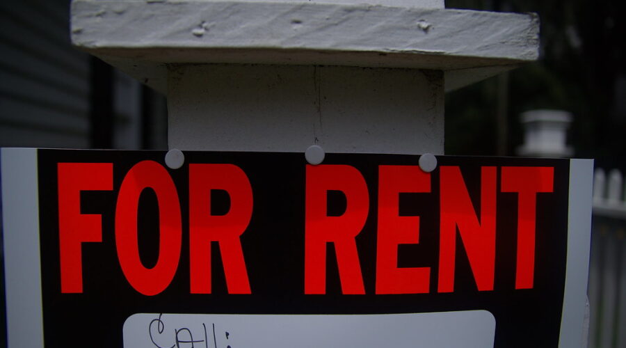 Average rent tops $2,000 per month for first time in Canada