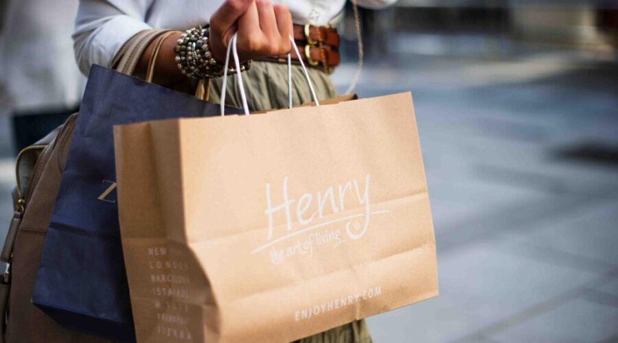 Canadians Plan To Spend Less This Christmas Thanks To Inflation And Debt