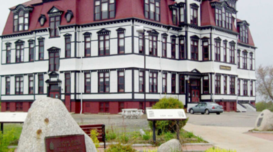 Lunenburg Academy investigating potential takeover of historic building