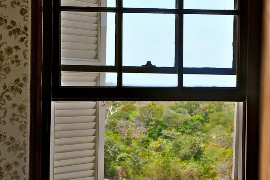 Bedroom Window Debate – Open or Closed?