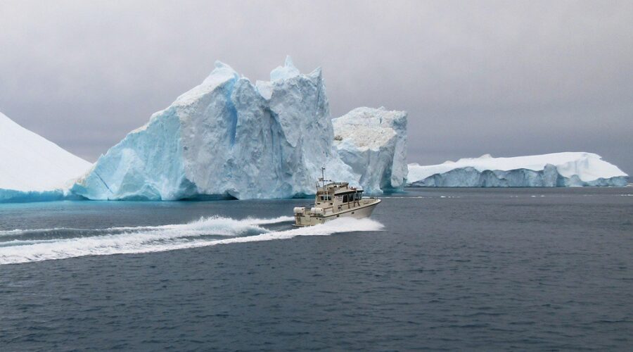 US Coast Guard searching for missing Titanic tour sub