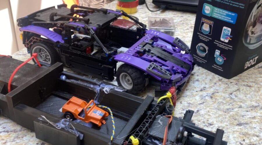 Brilliant Labs hosting technology/programming workshop at South Shore Centre