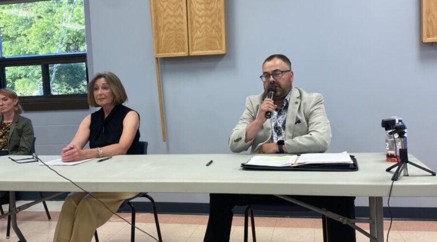 Lunenburg Mayoral Candidates participate in friendly debate