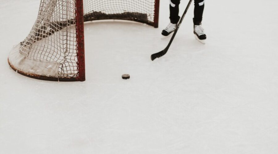 16-year-old goalie set to make hockey history as fourth woman to play in QMJHL