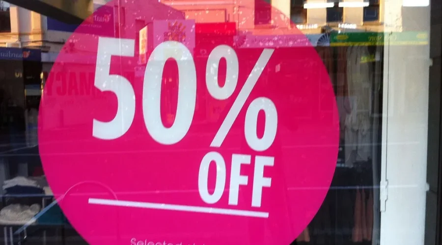 Shrinking Discounts