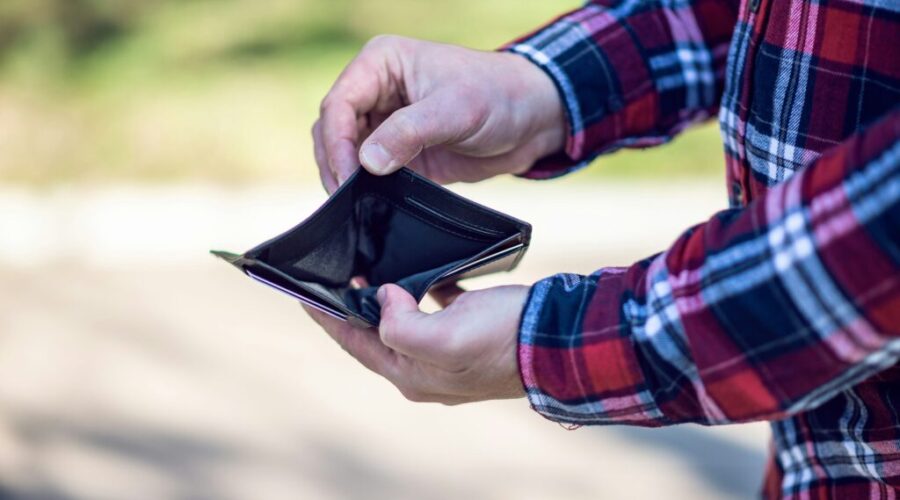 Canadians concerned about rising living expenses