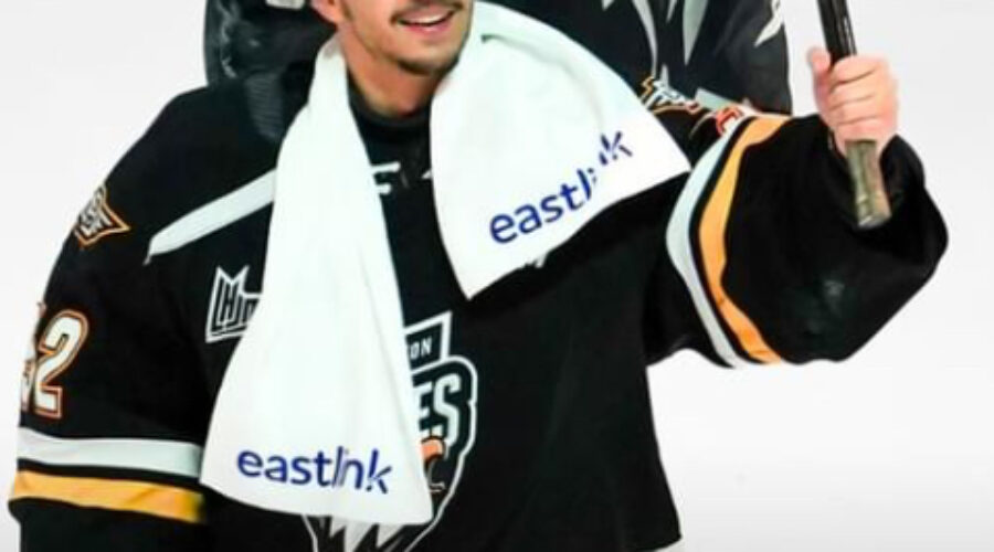 Eagles protect the nest, go up 2-0 in series