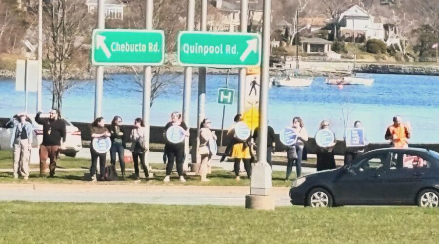 NSTU members line Armdale Rotary in Halifax during conciliation talks